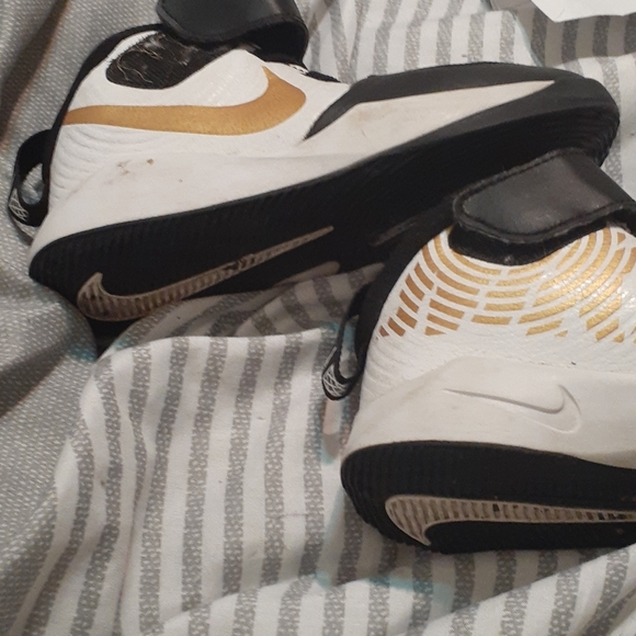 Shoes - Picture 3 of 3